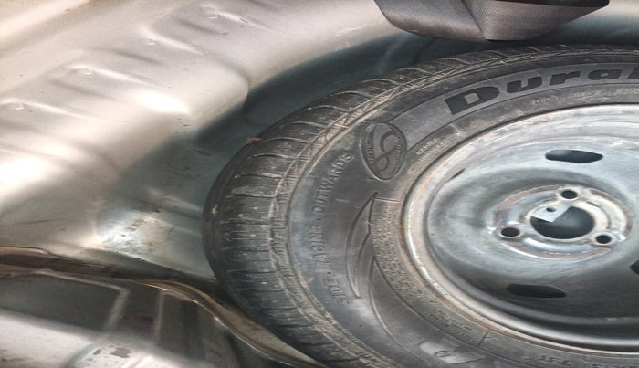 2016 Renault Kwid RXT 0.8, Petrol, Manual, 60,371 km, tyre