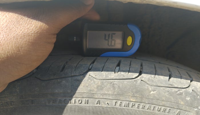 2016 Hyundai Elite i20 ASTA 1.2 (O), Petrol, Manual, 2,01,632 km, tyre