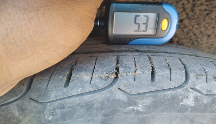 2016 Hyundai Elite i20 ASTA 1.2 (O), Petrol, Manual, 2,01,632 km, tyre