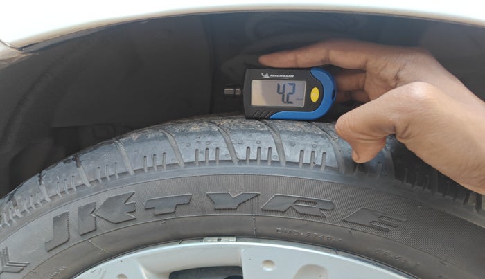 2014 Honda Brio S MT, Petrol, Manual, 28,941 km, tyre