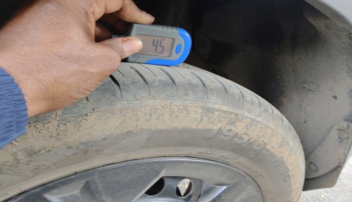 2023 Hyundai VENUE S(O) 1.2, Petrol, Manual, 4,969 km, tyre