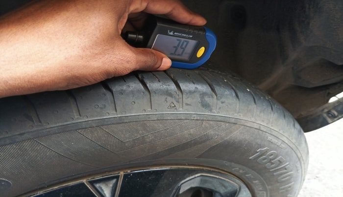 2022 Tata PUNCH ADVENTURE AMT, Petrol, Automatic, 34,927 km, tyre