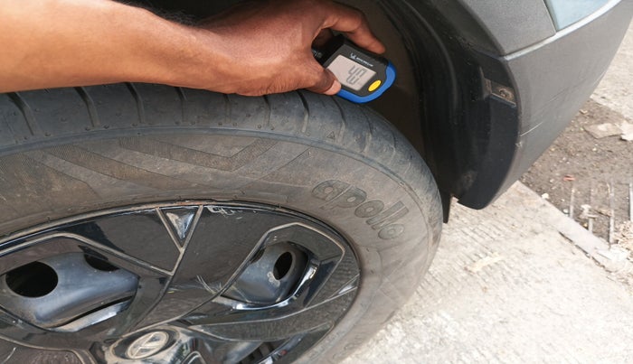 2022 Tata PUNCH ADVENTURE AMT, Petrol, Automatic, 34,927 km, tyre