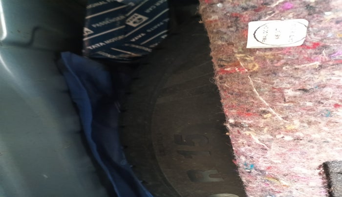 2022 Tata PUNCH ADVENTURE AMT, Petrol, Automatic, 34,927 km, tyre