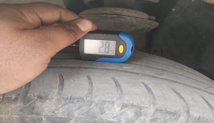 2017 Nissan Terrano XV D PREMIUM AMT, Diesel, Automatic, 1,44,622 km, tyre