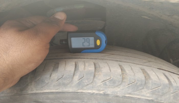 2017 Nissan Terrano XV D PREMIUM AMT, Diesel, Automatic, 1,44,622 km, tyre