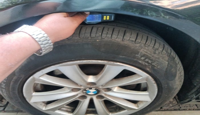 2011 BMW 5 Series 520D 2.0, Diesel, Automatic, 1,59,232 km, tyre