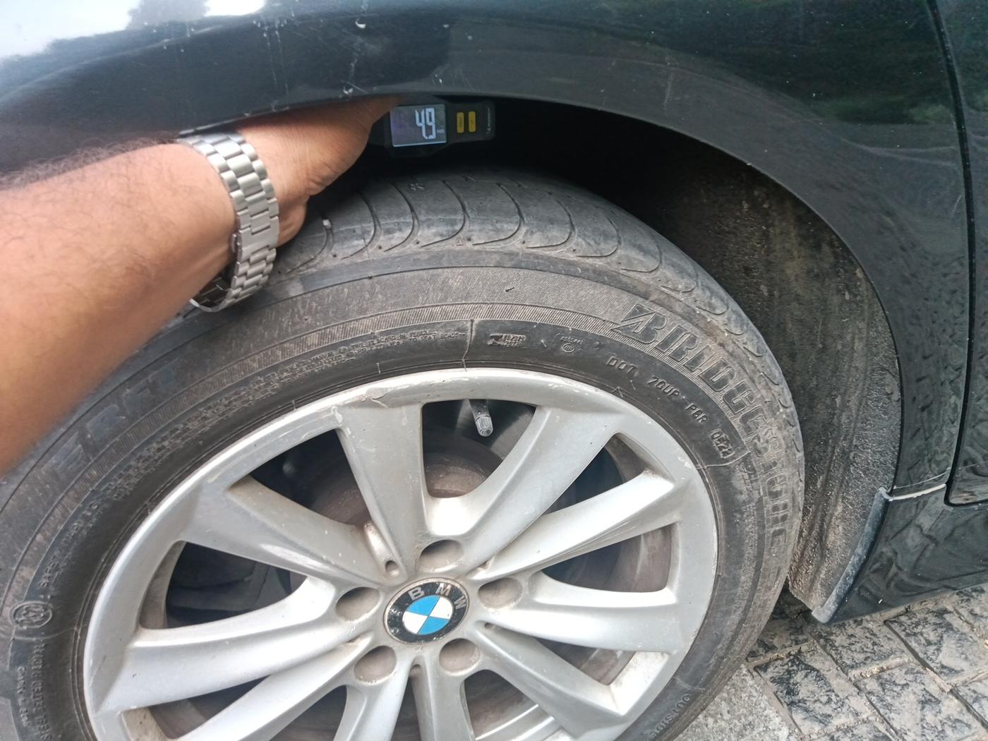 2011 BMW 5 Series 520D 2.0, Diesel, Automatic, 1,59,312 km, tyre