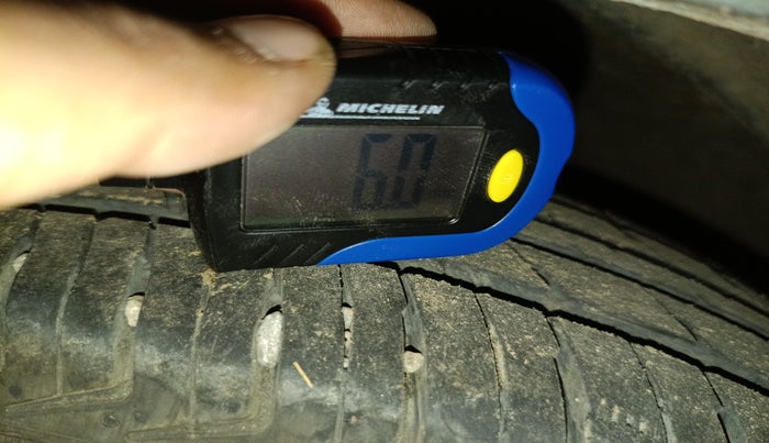 2012 Hyundai i10 MAGNA 1.2, Petrol, Manual, 82,246 km, tyre