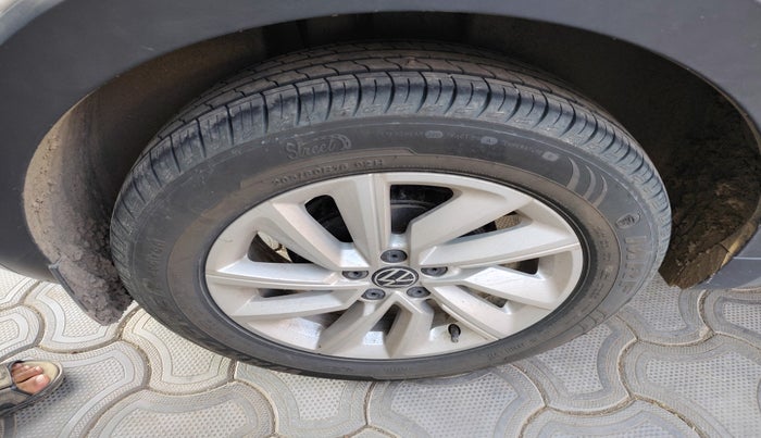 2023 Volkswagen TAIGUN GT 1.5 TSI MT, Petrol, Manual, 13,357 km, tyre