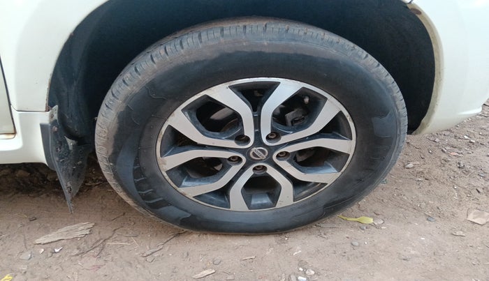 2014 Nissan Terrano XV 85 PS DIESEL, Diesel, Manual, 2,03,204 km, tyre