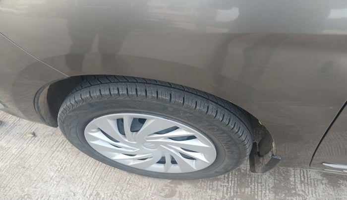 2021 Maruti Ertiga VXI SHVS, Petrol, Manual, 1,16,864 km, tyre