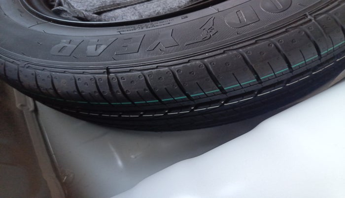 2024 KIA SONET HTK PLUS 1.2 PETROL MT, Petrol, Manual, 11,162 km, tyre