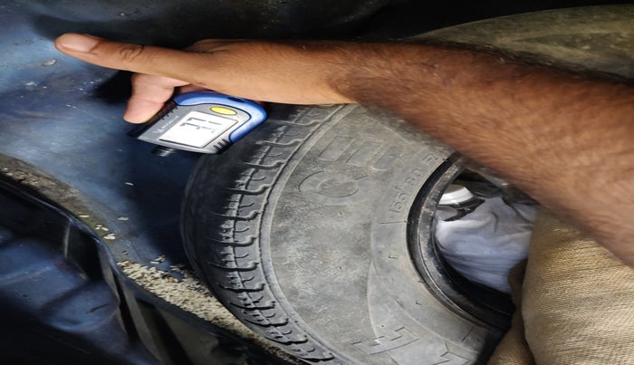 2018 Renault Kwid RXT 1.0 AMT, Petrol, Automatic, 31,757 km, tyre