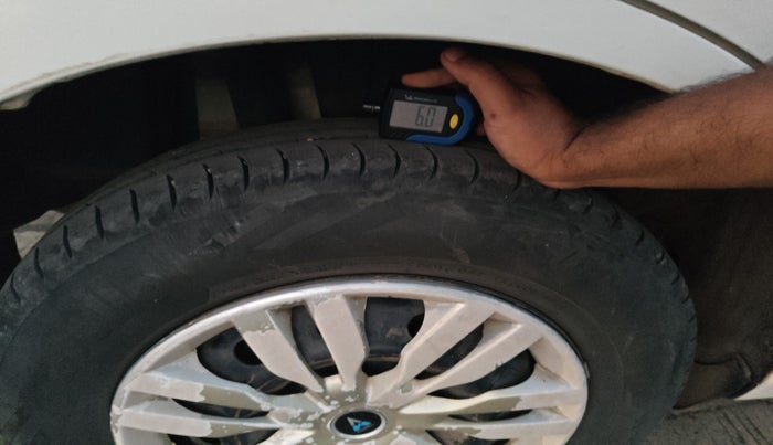 2022 Maruti Dzire VXI CNG, Petrol, Manual, 31,580 km, tyre