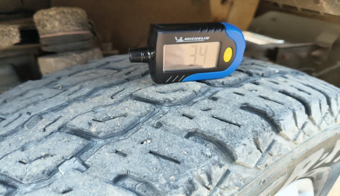 2013 Mahindra Bolero ZLX BS IV, Diesel, Manual, 1,92,800 km, tyre