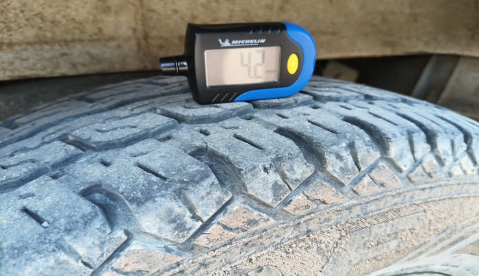 2013 Mahindra Bolero ZLX BS IV, Diesel, Manual, 1,92,800 km, tyre