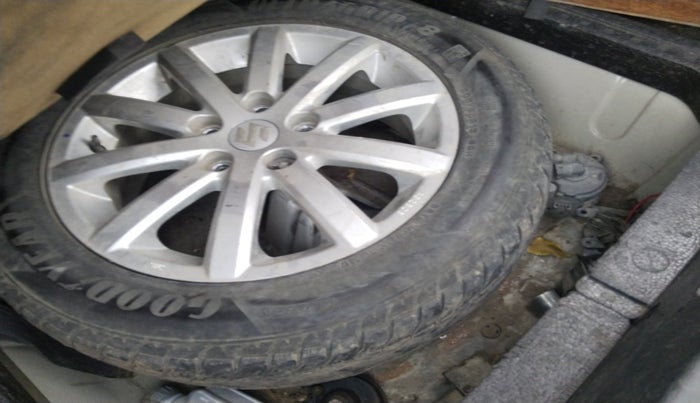 2011 Maruti SX4 ZDI, Diesel, Manual, 1,70,692 km, tyre