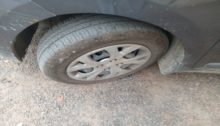 2013 Hyundai Grand i10 SPORTZ 1.2 KAPPA VTVT, Petrol, Manual, 87,076 km, tyre