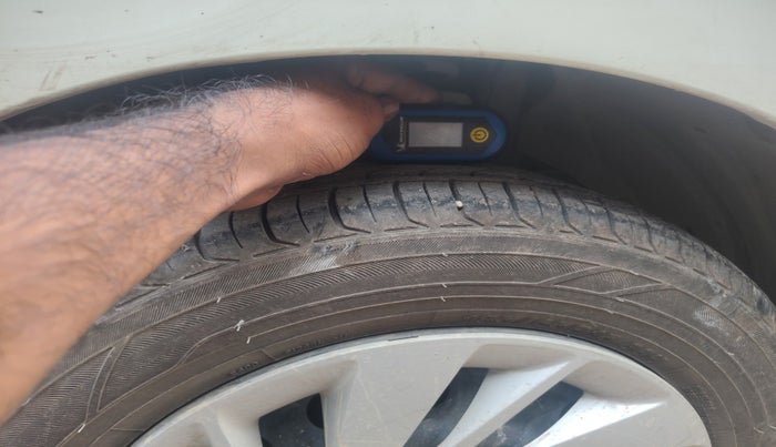2021 Maruti Ertiga VXI CNG, Petrol, Manual, 91,706 km, tyre