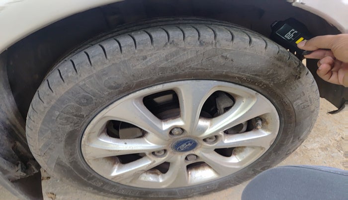 2012 Ford Figo TITANIUM 1.2 PETROL, Petrol, Manual, 83,943 km, tyre