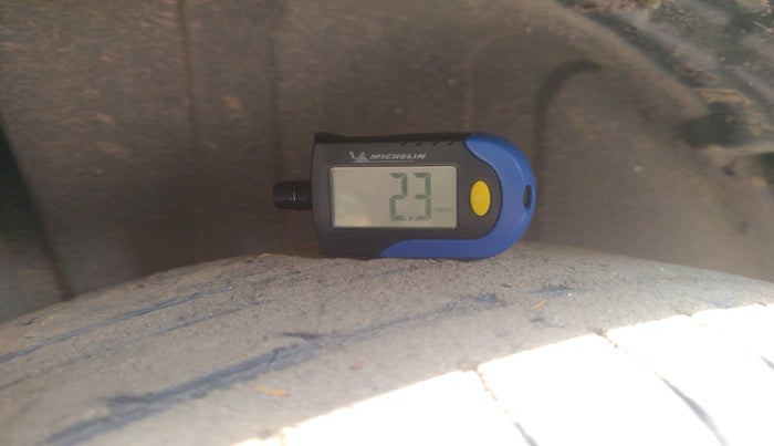 2010 Maruti SX4 ZXI, Petrol, Manual, 1,54,528 km, tyre