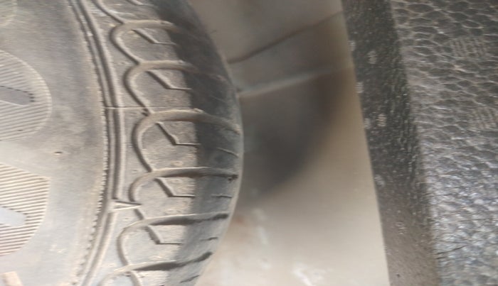 2010 Maruti SX4 ZXI, Petrol, Manual, 1,54,528 km, tyre
