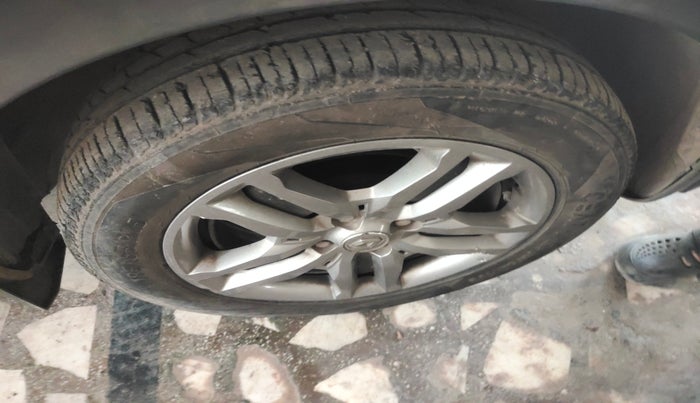 2020 Renault TRIBER RXZ AMT, Petrol, Automatic, 30,980 km, tyre