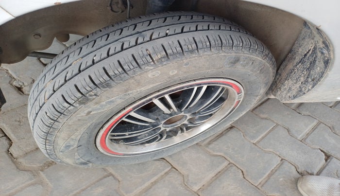 2021 Maruti Alto LXI OPT CNG, Petrol, Manual, 90,174 km, tyre