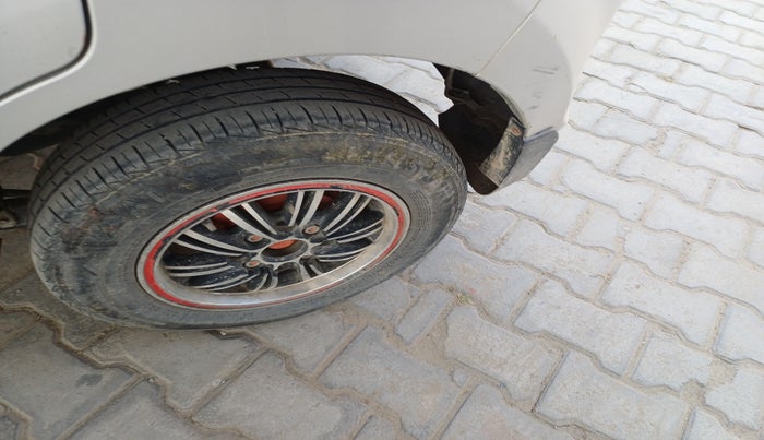 2021 Maruti Alto LXI OPT CNG, Petrol, Manual, 90,174 km, tyre