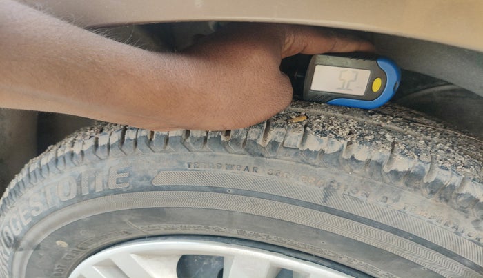 2017 Maruti Dzire VXI, Petrol, Manual, 31,833 km, tyre