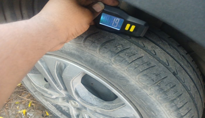 2018 Tata TIAGO NRG PETROL, Petrol, Manual, 32,434 km, tyre