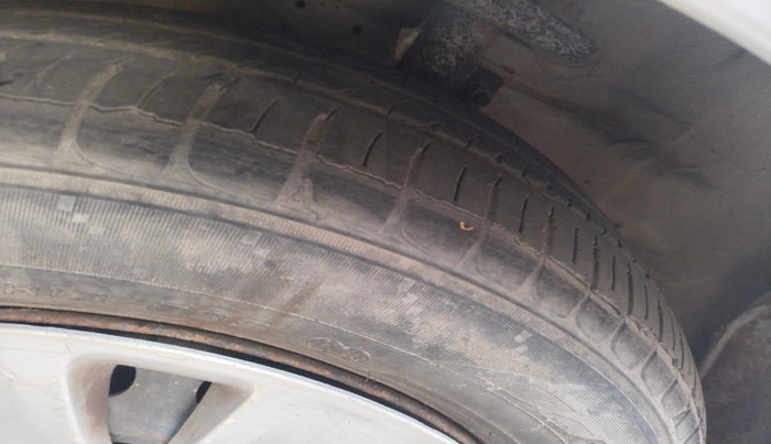 2018 Maruti Ertiga VXI CNG, Petrol, Manual, 1,31,880 km, tyre