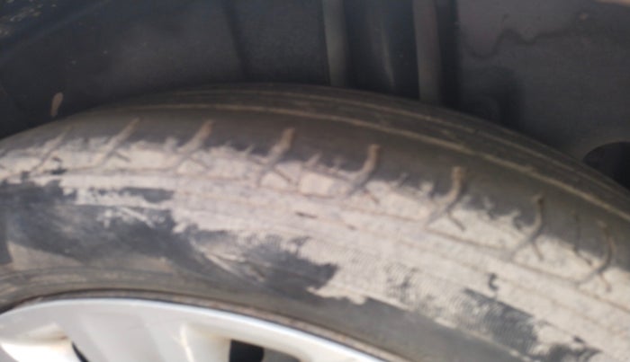 2018 Maruti Ertiga VXI CNG, Petrol, Manual, 1,31,880 km, tyre