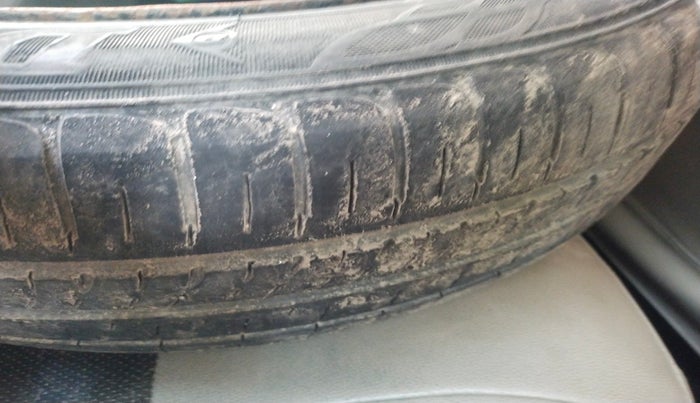 2018 Maruti Ertiga VXI CNG, Petrol, Manual, 1,31,880 km, tyre