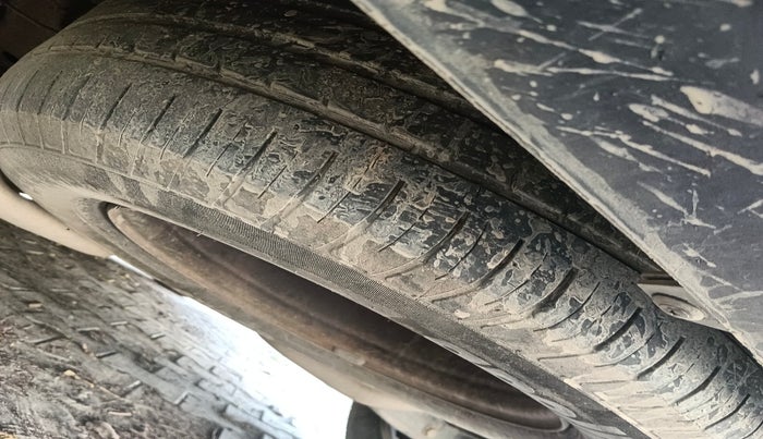 2017 Mahindra XUV500 W10 AT, Diesel, Automatic, 1,67,107 km, tyre