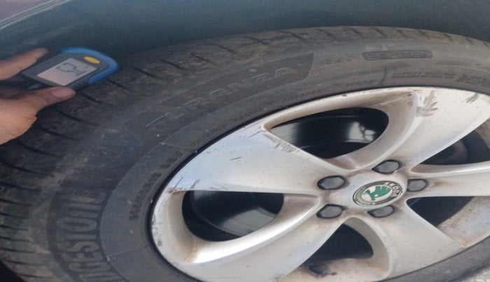 2012 Skoda Superb AMBITION 2.0 TDI CR AT, Diesel, Automatic, 94,717 km, tyre