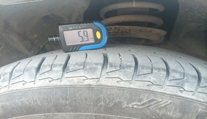 2019 Mahindra XUV300 W8 (O) 1.5 DIESEL, Diesel, Manual, 1,22,819 km, tyre