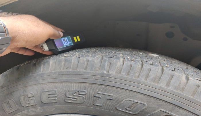 2011 Tata Safari 4X2 EX DICOR 2.2 VTT, Diesel, Manual, 52,162 km, tyre