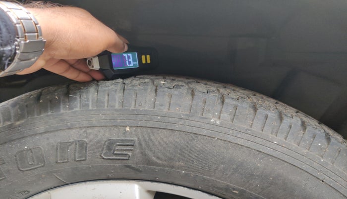 2011 Tata Safari 4X2 EX DICOR 2.2 VTT, Diesel, Manual, 52,162 km, tyre