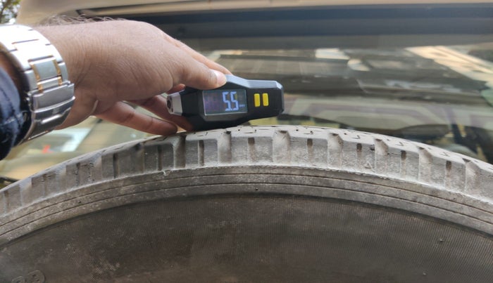 2011 Tata Safari 4X2 EX DICOR 2.2 VTT, Diesel, Manual, 52,162 km, tyre