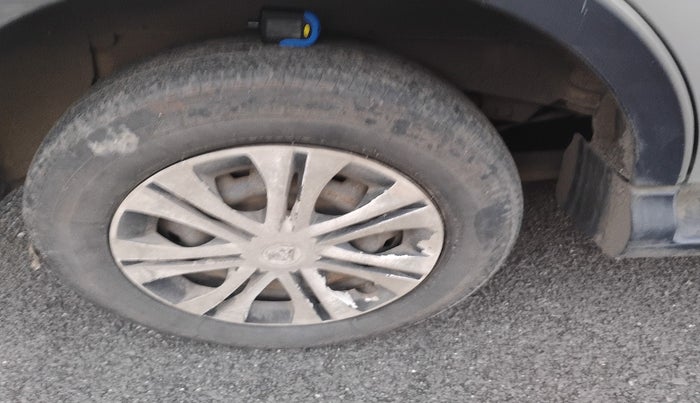 2013 Mahindra Xylo D4 BS-III, Diesel, Manual, 95,638 km, tyre