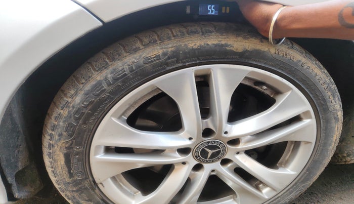 2012 Mercedes Benz Ml Class 350 CDI, Diesel, Automatic, 1,04,048 km, tyre