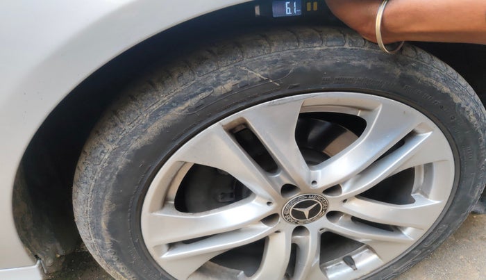 2012 Mercedes Benz Ml Class 350 CDI, Diesel, Automatic, 1,04,048 km, tyre