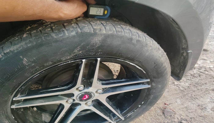 2017 Hyundai Elite i20 SPORTZ 1.4 CRDI, Diesel, Manual, 1,09,437 km, tyre