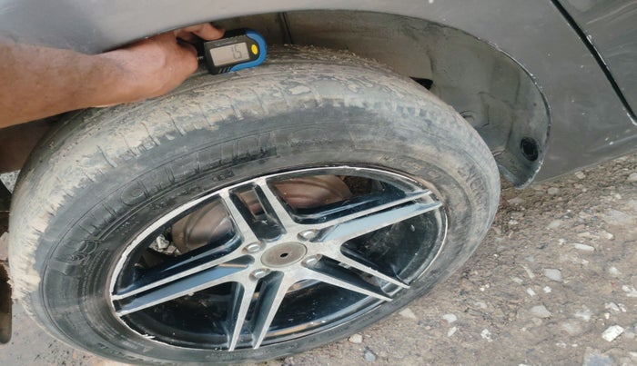 2017 Hyundai Elite i20 SPORTZ 1.4 CRDI, Diesel, Manual, 1,09,437 km, tyre