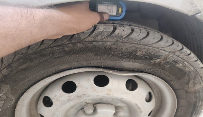 2017 Hyundai Eon ERA +, Petrol, Manual, 43,574 km, tyre