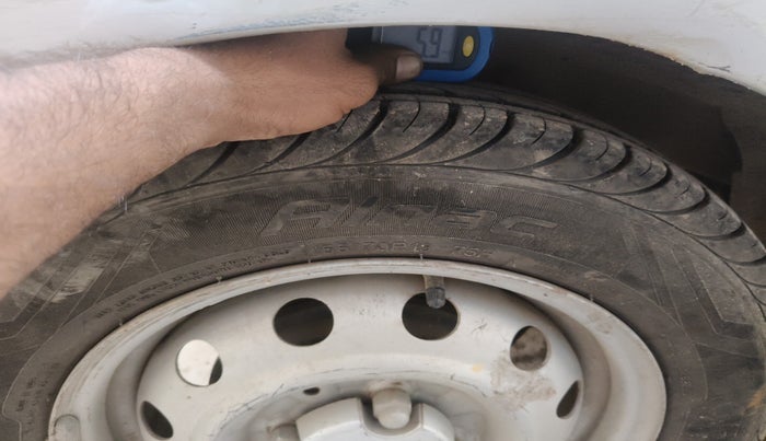 2017 Hyundai Eon ERA +, Petrol, Manual, 43,574 km, tyre