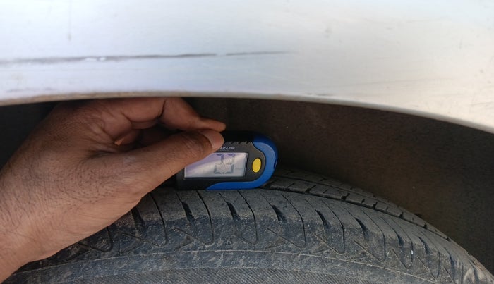 2011 Skoda Fabia ELEGANCE 1.6 MPI, Petrol, Manual, 90,001 km, tyre