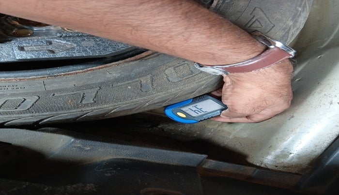 2011 Skoda Fabia ELEGANCE 1.6 MPI, Petrol, Manual, 90,001 km, tyre